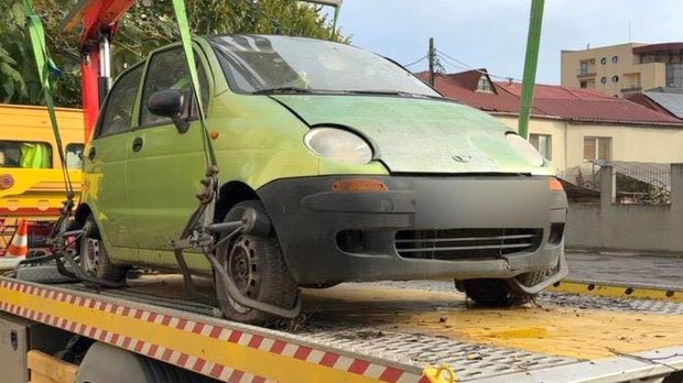 Zeci de mașini din Constanța au fost ridicate de polițiștii locali: „Adevărate focare de infecție”