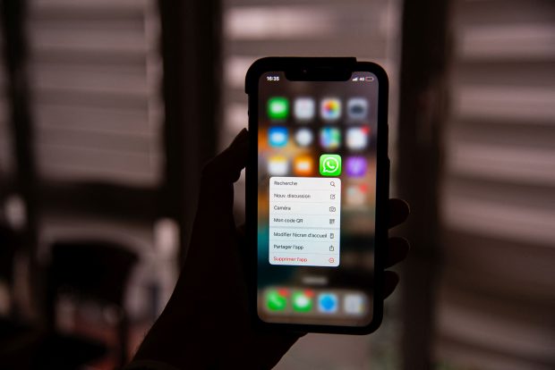 UE vrea să ne citească mesajele de pe WhatsApp: „Învierea fostei securități!”. Scopul planului