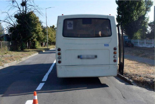 Un ucrainean a aruncat o grenadă în fața unui microbuz ca să-l „sperie” pe șofer