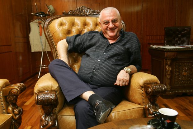 Epilog în dosarul mitei luate de Mitică Dragomir de la compania RCS&RDS. Faptele sunt prescrise, dar procurorii cer confiscări colosale