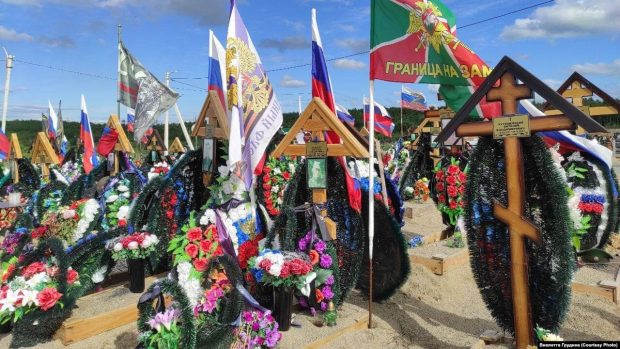 Falimente în lanț din cauza războiului, doar serviciile funerare merg bine în Rusia: „Bandiții guvernamentali ne storc. Muncitorii ori sunt la război, ori se cred TikTokeri”