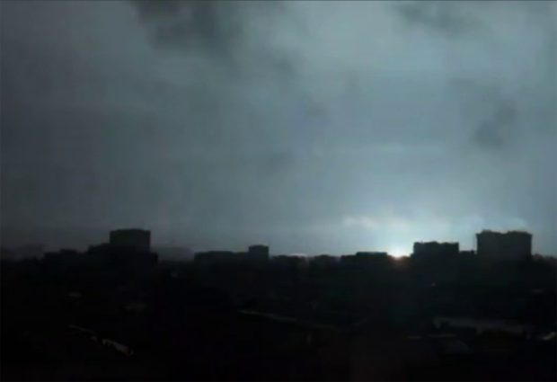 Ucraina, în beznă: sunt pene de curent în aproape toată țara, din cauza bombardamentelor rusești. Zelenski: Moscova vrea „să semene haos”