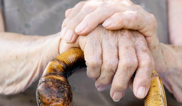 Pensiile vor întârzia câteva zile în noiembrie. Când vor fi plătite indemnizațiile de creștere a copilului și de handicap