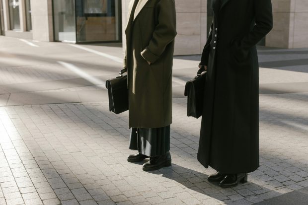 Ghidul femeii moderne: cum să combini confortul cu glamourul
