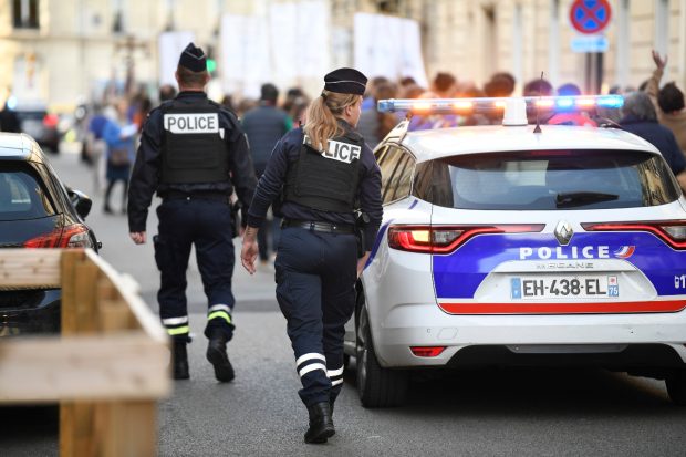 Un copil de 5 ani din Franța a adus canabis la școală. Poliția i-a percheziționat imediat casa, iar părinții au fost condamnați
