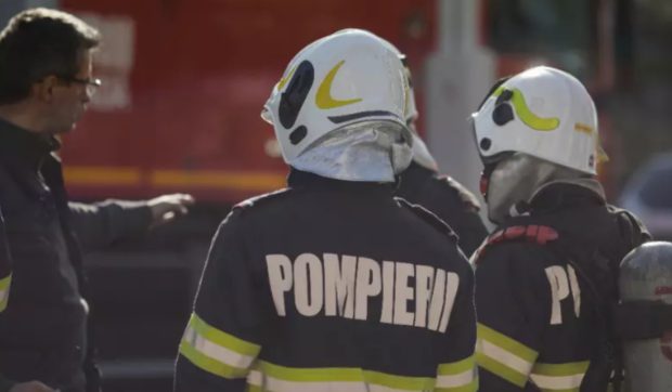 Un depozit de muniție din localitatea Mija, județul Dâmbovița, a luat foc. 25 de persoane au fost evacuate
