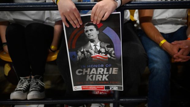 Cum a fost exploatată moartea lui Charlie Kirk de către Donald Trump și aliații săi