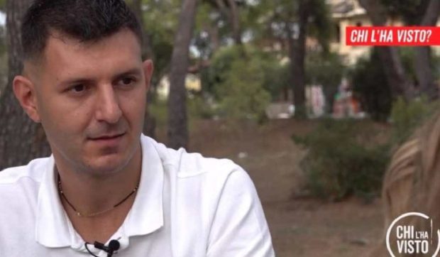 Un tânăr român s-a întâlnit pentru prima dată cu tatăl său biologic. Momentul emoționant, filmat de televiziunea italiană. „Nu te-am căutat, mi-e rușine”