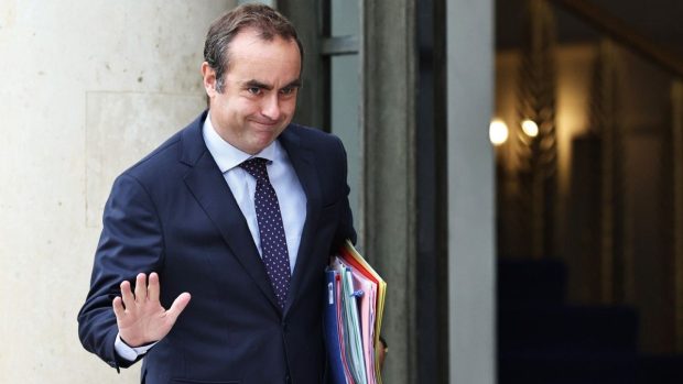 Premierul francez, Sébastien Lecornu, și-a dat demisia la doar 27 de zile după ce a fost numit și a intrat în istorie