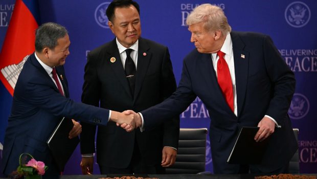 Donald Trump își începe turneul din Asia cu semnarea unui acord de încetare a focului între Thailanda și Cambodgia