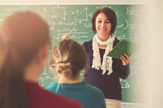 Studiu TALIS 2024. De ce vor profesorii români să plece din sistem. Director de școală: „Se simt devalorizați și arătați cu degetul”