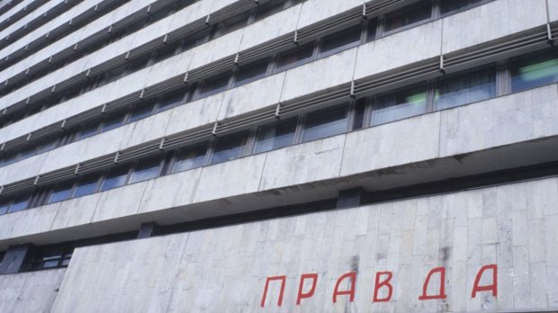 O nouă moarte suspectă în Rusia, fostul director al „Pravda” a căzut de la etajul 14: „Căderile de la fereastră continuă”