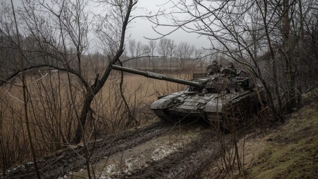 Trei fortărețe ucrainene sunt pe cale să cadă sub ofensiva armatei ruse. „Rusia are nevoie disperată de un succes simbolic”, avertizează un militar de carieră