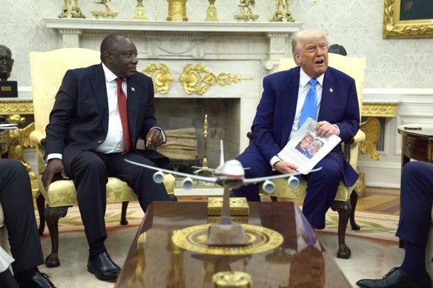 Donald Trump limitează numărul refugiaților primiți în SUA la 7.500 și le acordă prioritate sud-africanilor albi
