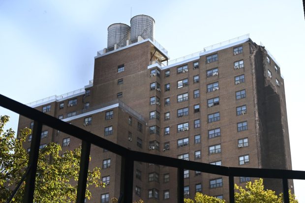 Un bloc de 20 de etaje s-a prăbușit în New York, din cauza unei explozii de gaze | VIDEO