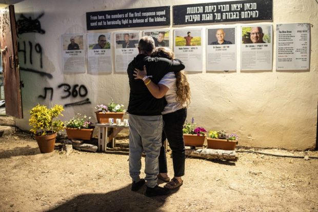 Un supraviețuitor al masacrului din 7 octombrie care și-a văzut iubita și cel mai bun prieten uciși de Hamas s-a sinucis . „Nu mai suport această durere”