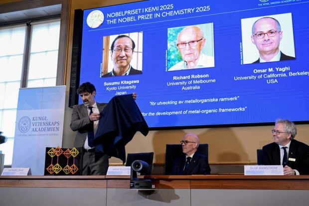 Materiale imposibile ca în „Harry Potter” le-au adus unor cercetători Premiul Nobel pentru chimie