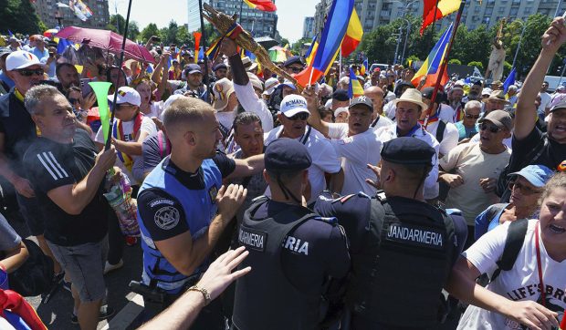 Rețeta „suveranismului”: ignoranță, ură, prostie