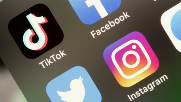 O țară europeană va interzice rețelele de socializare pentru copiii sub 15 ani