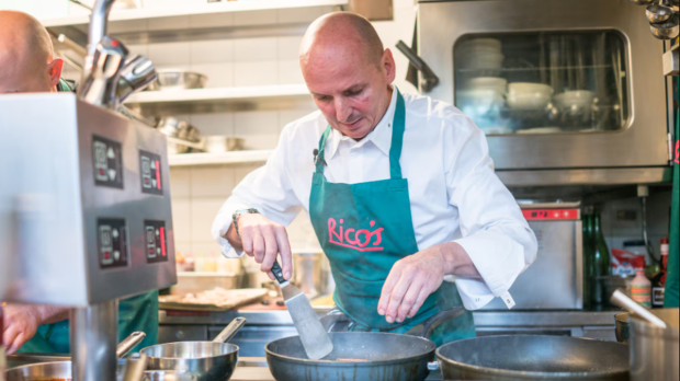 Un bucătar elvețian și-a pierdut steaua Michelin, după 40 de ani: „Mi-au zis că vor să facă loc noii generații”