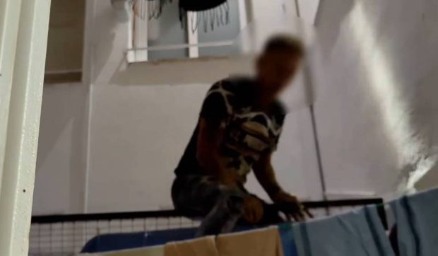 Un român a înfuriat un întreg oraș spaniol, când a fost eliberat la două zile după ce a legat o bătrână cu propriii ciorapi și a jefuit-o