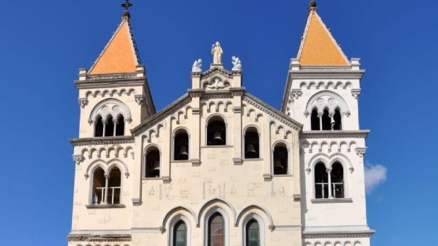 Loredana a vrut să divorțeze, deși nu a fost niciodată căsătorită legal, în Italia. Cum a fost posibil