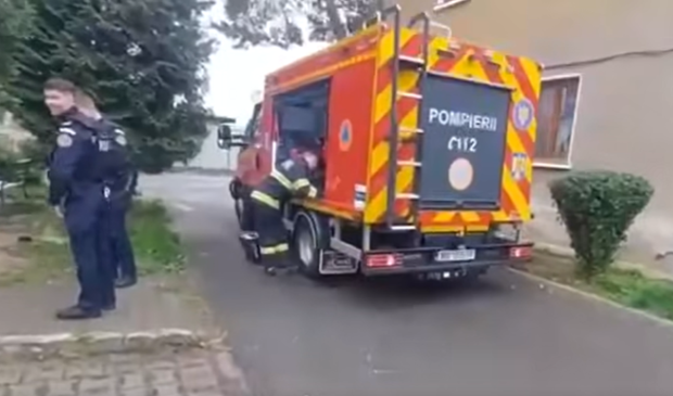 Scurgeri de gaz pe casa scării unui bloc din Târgu Mureș. Măsurile luate de pompieri