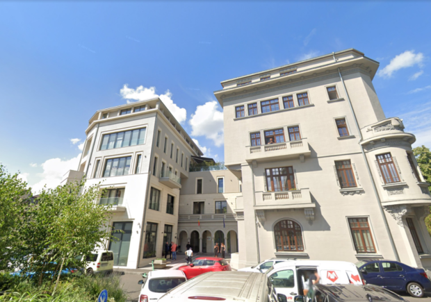 Birourile care se deschid lângă toalete au determinat CNI să cheltuie peste 66.000 de euro ca să-și parfumeze sediul din București