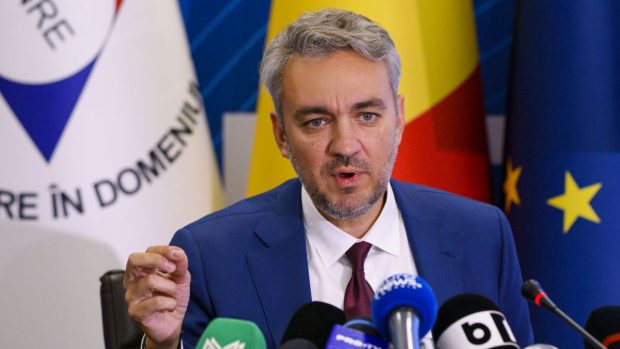 Șeful ANRE, cu salariu de 15.000 de euro, s-a speriat de costul facturilor și și-a schimbat furnizorul de energie electrică