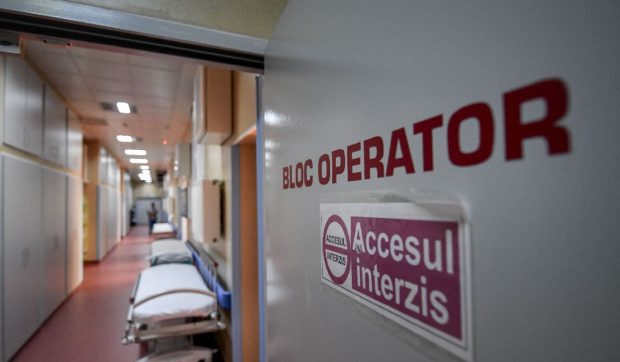Directoarea DSP Braşov, cercetată de DNA: anunţa spitalele când urmau să fie controlate în schimbul unor analize și internări gratuite
