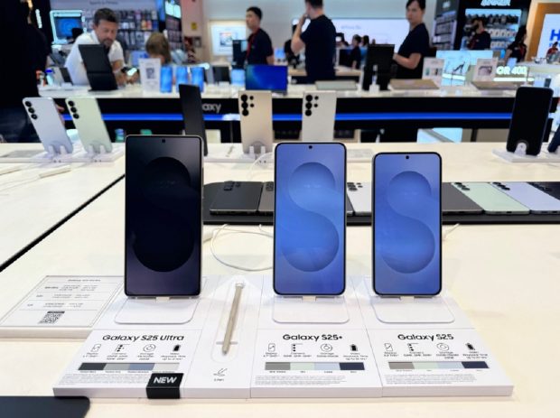 Cât costă telefoanele Samsung Galaxy S25 la eMAG înainte de Black Friday 2025