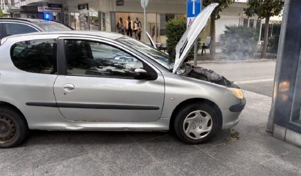 Șofer român, urmărire cu poliția după ce a trecut granița în Elveția. Cursa nebună s-a sfârșit brusc, într-o casă