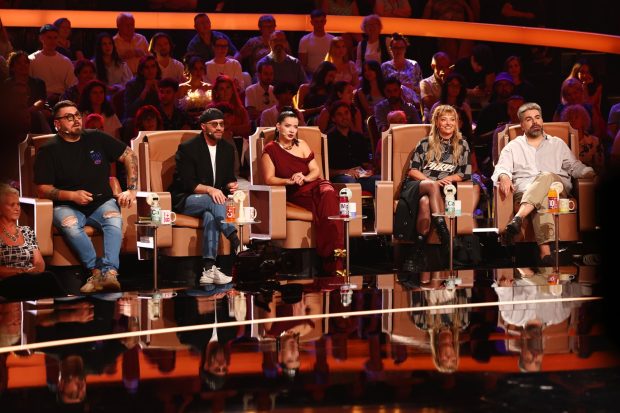 Imagine Stire Cum a surprins-o o concurentă pe Anca Dinicu la „The Ticket”. „Acum, când te văd, aș vrea să nu mai mănânc niciodată ciocolată!” | 2review.ro