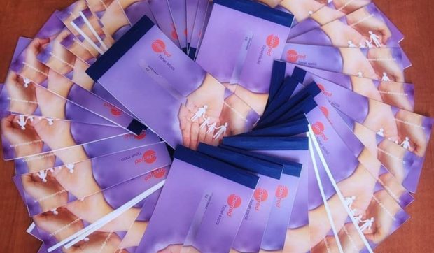 Un oraș din România dă bani pensionarilor și persoanelor defavorizate, cu ocazia Crăciunului. Perioada în care se pot depune cererile