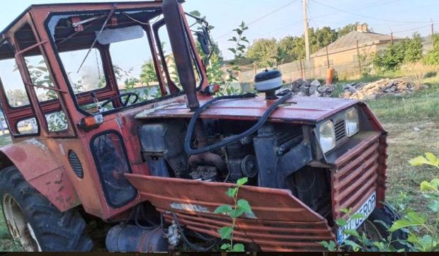Bătaie pe un tractor românesc U650, fabricat în 2005. Cu cât s-a vândut utilajul la o licitație din Neamț