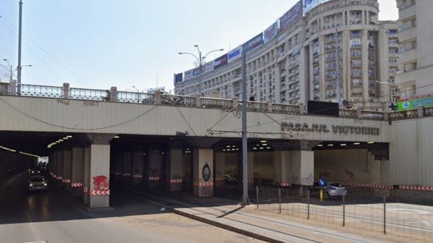 Un tramvai şi un autobuz s-au ciocnit în Pasajul Victoriei din București. Mai multe persoane au ajuns la spital
