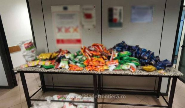 Trei români și cinci indieni au vrut să treacă granița cu 110 kilograme de tutun și 35.000 de țigări. Ce pedepse au primit