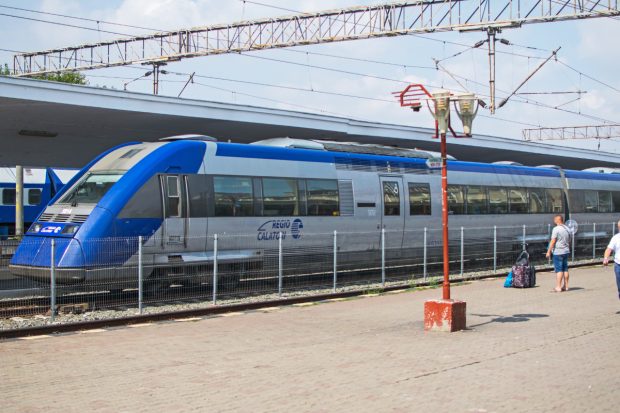 CFR amenință cu suspendarea trenurilor Regio și InterRegio din cauza restanțelor de aproape 80 de milioane de lei