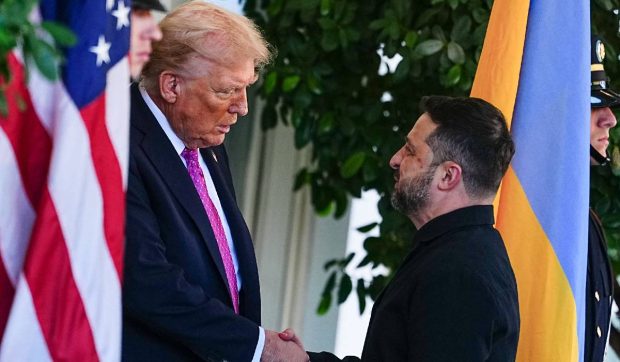 Donald Trump i-a spus lui Volodimir Zelenski să accepte termenii lui Putin sau va fi „distrus” de Rusia