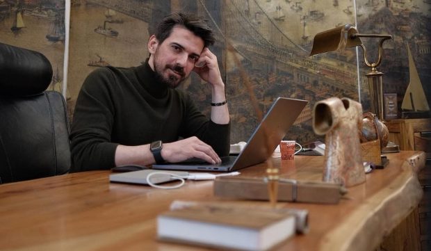 Imagine Stire Ce salarii oferă Tuncay Ozturk. Fostul soț al Andreei Marin caută angajați pentru clinica lui | 2review.ro