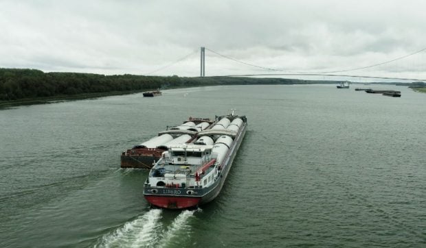 Parcul eolian din Galați prinde contur: turbinele eoliene sunt aduse „pe frumoasa Dunăre Albastră”