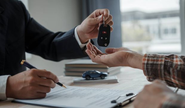 Un samsar de mașini din Bragadiru a făcut 4.600.000 de euro cu peste 500 de autoturisme second-hand