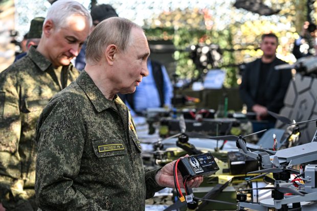 Vladimir Putin speră să colecteze zeci de miliarde de euro din noile creșteri de impozite și taxe: „Rușii vor plăti pentru război”