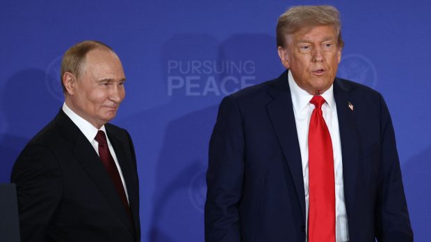 De ce a cerut Vladimir Putin convorbirea cu Donald Trump? Explicațiile unui fost ambasador american: „Este, în mod evident, îngrijorat”