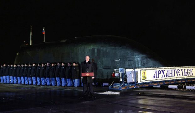 Putin își mobilizează armele nucleare și submarinele de atac în Arctica, avertizează Norvegia