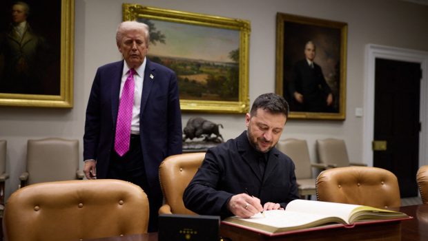 Donald Trump îi cere lui Zelenski să organizeze alegeri prezidențiale: „Se vorbește despre democrație, dar se ajunge în punctul în care nu mai este democrație”