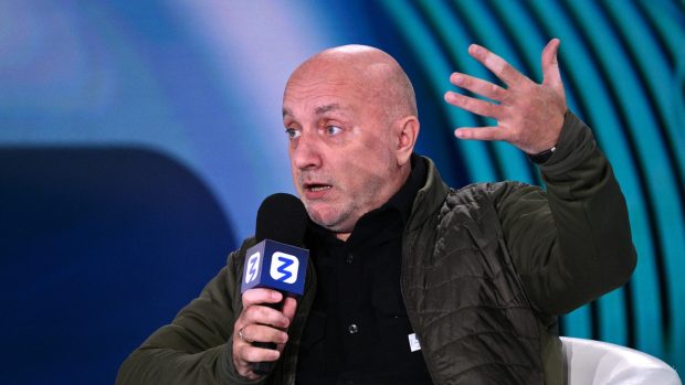 „Tinerii ruși nu se înrolează pentru bani, ci pentru că fetele iubesc soldații”. Mesajul transmis de scriitorul naționalist Zahar Prilepin, după ce Vladimir Putin a anunțat o nouă încorporare