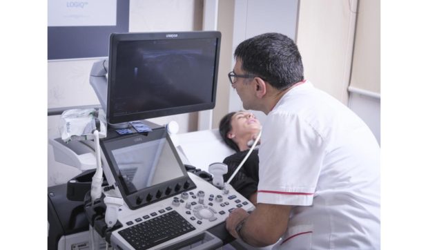 „Recenziile sunt ca o oglindă pentru noi. Ne arată cât de bine am pus un diagnostic, dar și dacă am fost înțeleși”. Pacienții oferă atribute medicilor și îi evaluează transparent