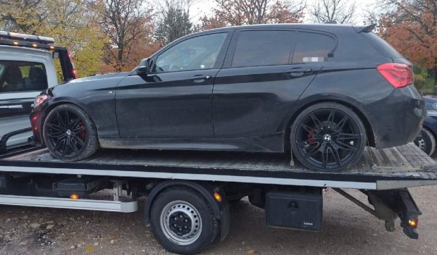 Șofer începător de 16 ani, prins de radar la volanul unui BMW cu 147 km/h, în timp ce mama lui se afla în dreapta