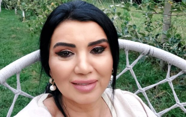 Imagine Stire Adriana Bahmuțeanu, mesaj dramatic pe Facebook: „Eu am surmenaj, burnout, depresie funcțională! Emoțiile negative mă copleșesc” | 2review.ro